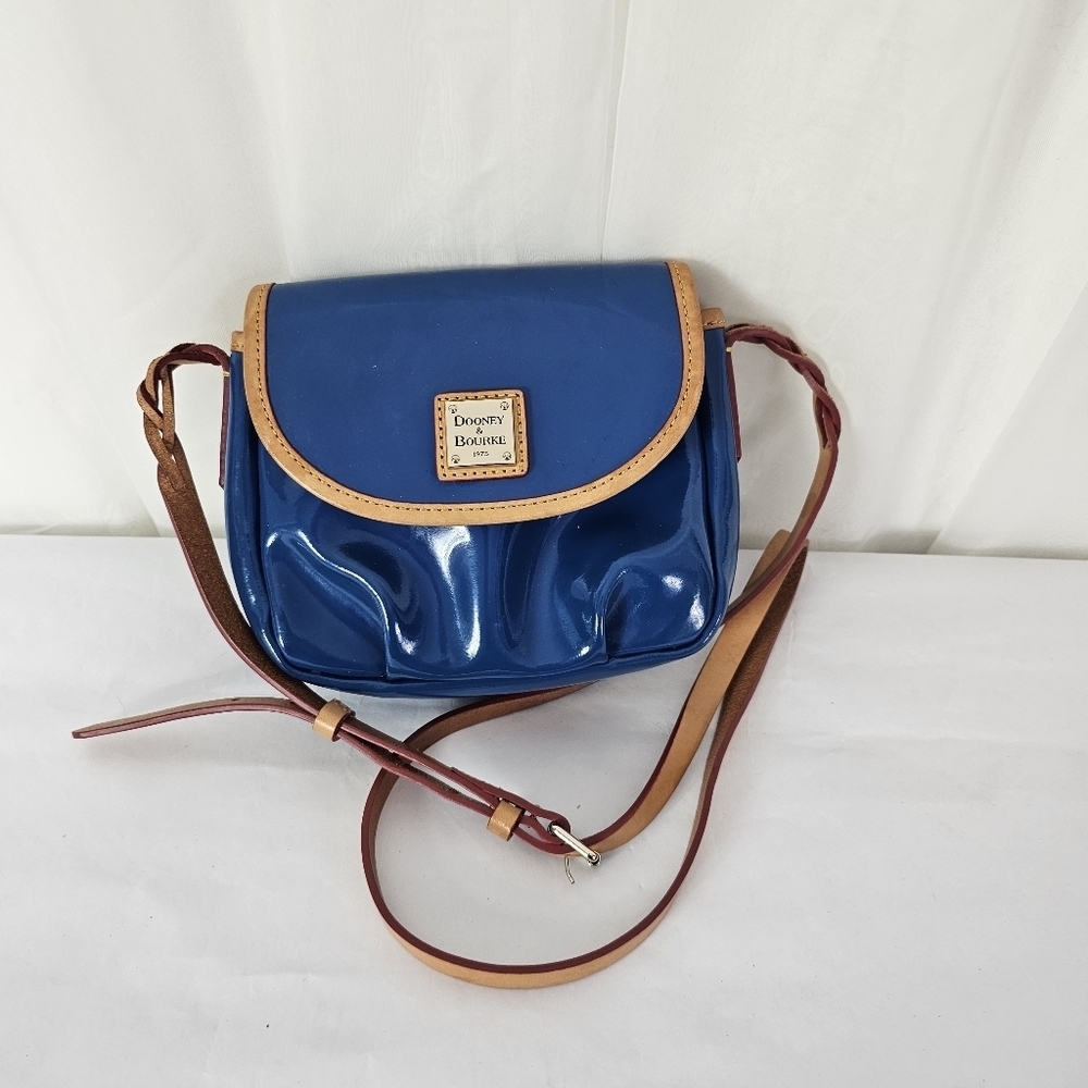 Dooney & Bourke Flap Pleated Crossbody bag ocean blue patent leather - Picture 2 of 14